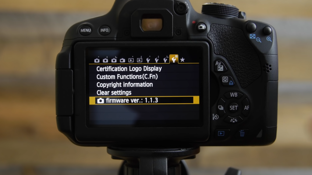 Comparison Between Pentax K-50 and Canon T5i