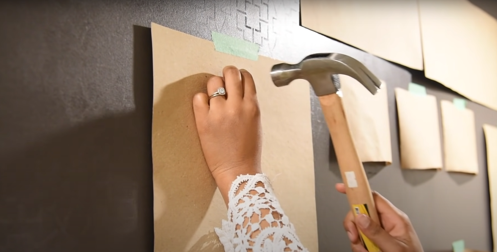 How to Arrange 3 Photo Frames on a Wall? FotoProfy