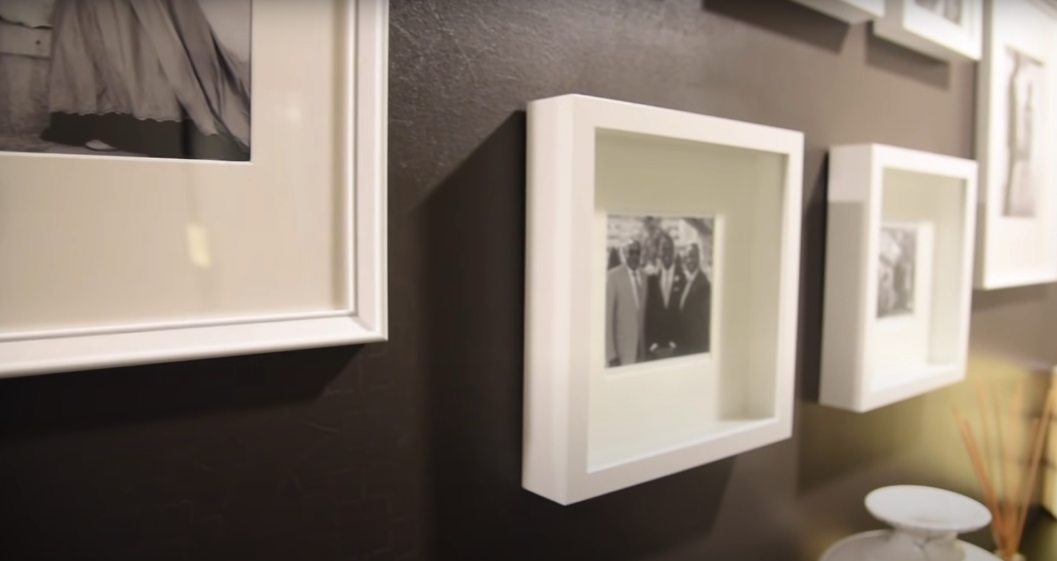 How to Arrange 3 Photo Frames on a Wall? FotoProfy