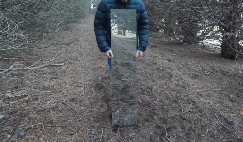 Poses for a Mirror Photoshoot