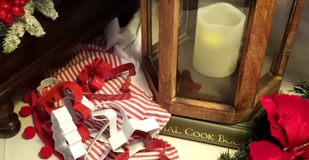 Newborn Baby Christmas Photo Ideas: