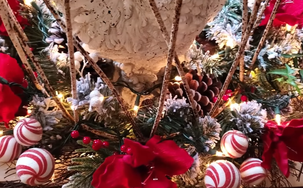 Professional Christmas Baby Photoshoot Ideas To Repeat At Home: