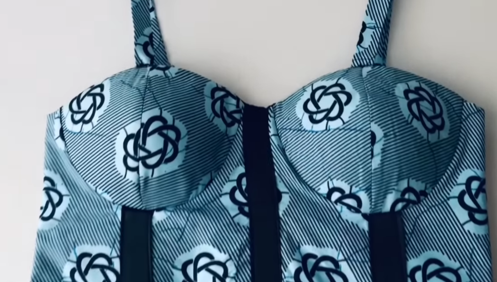 Gorgeous Corset Photoshoot Ideas That’ll Stand Out