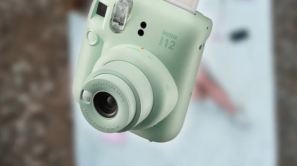 Creative Place and Backgrounds for Taking Polaroid Selfies