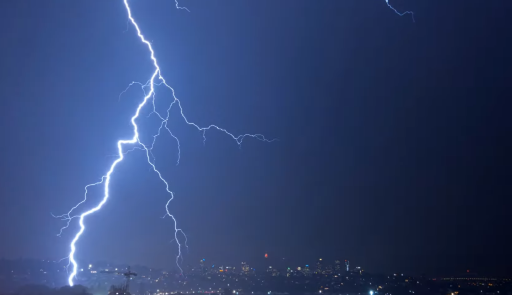 Equipment needed for lightning photography