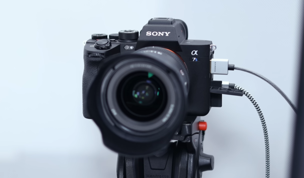 What Camera Does Simon Wilson Use?